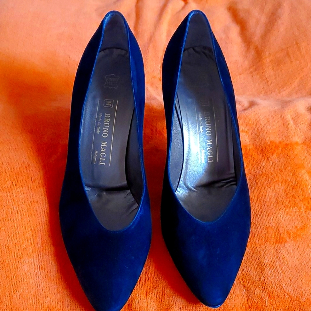 Bruno Magli 9 1/2 C Black pumps